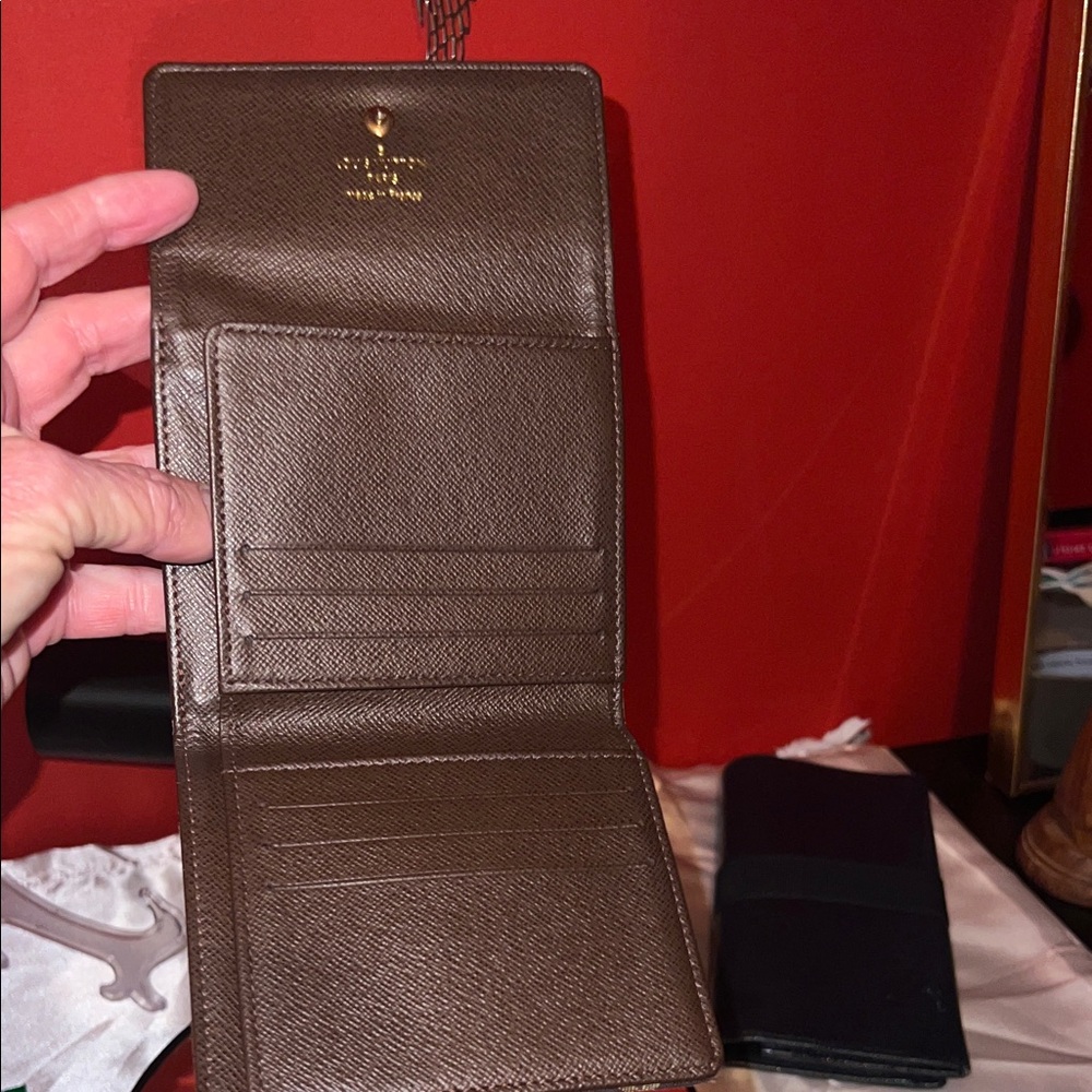 Louis Vuitton Dark Brown Monogram Card Holder wallet no call outs - Picture 8 of 10